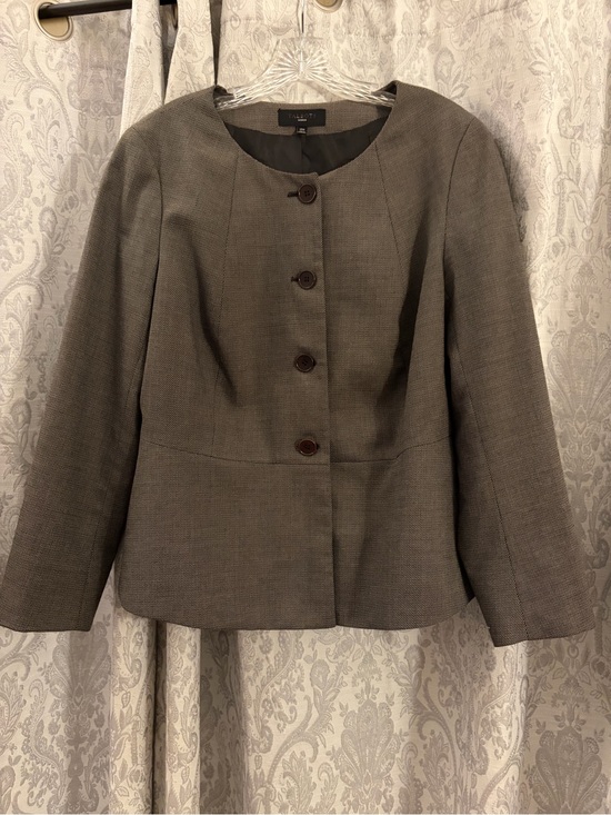 Talbots Jackets & Blazers - Talbots women 14w Olive Gray Round-Neck Buttoned Blazer peplum style waistline